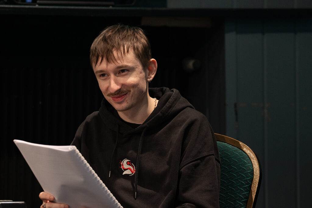 VELEM MINDIG TÖRTÉNIK VALAMI olvasópróba