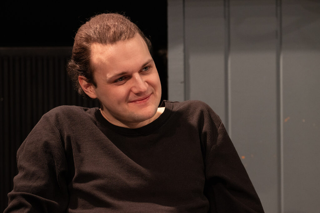 VELEM MINDIG TÖRTÉNIK VALAMI olvasópróba