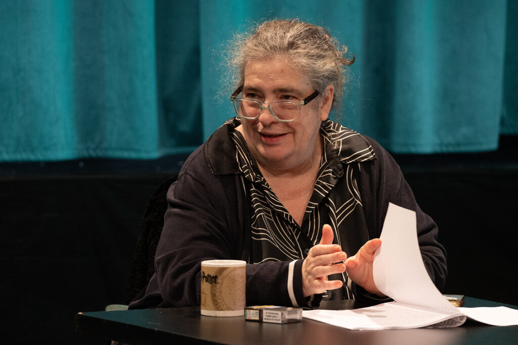 VELEM MINDIG TÖRTÉNIK VALAMI olvasópróba