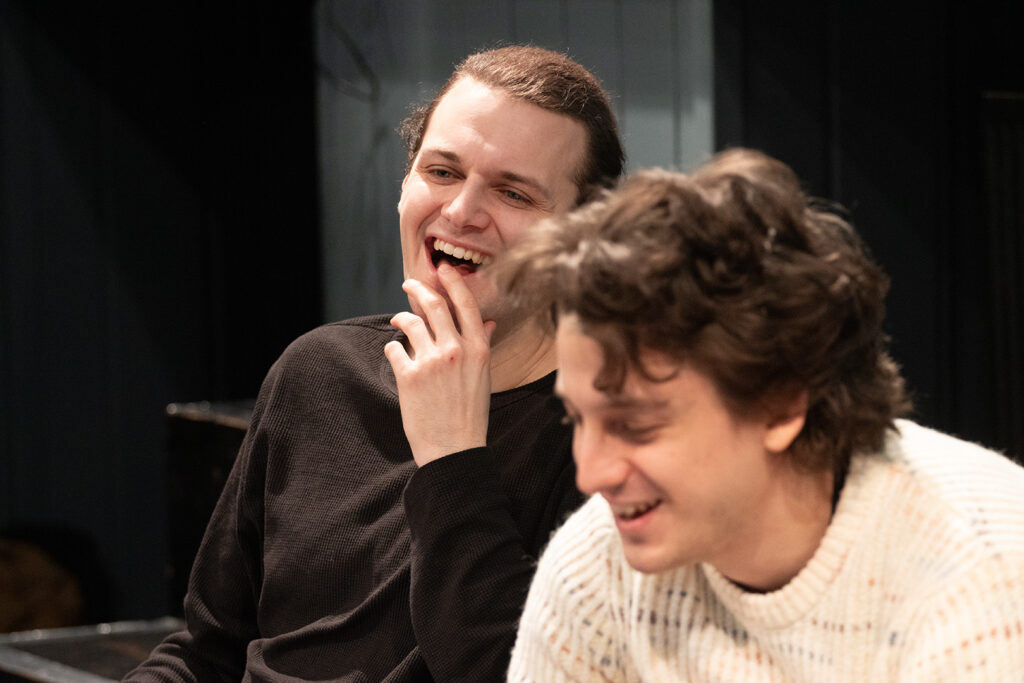 VELEM MINDIG TÖRTÉNIK VALAMI olvasópróba