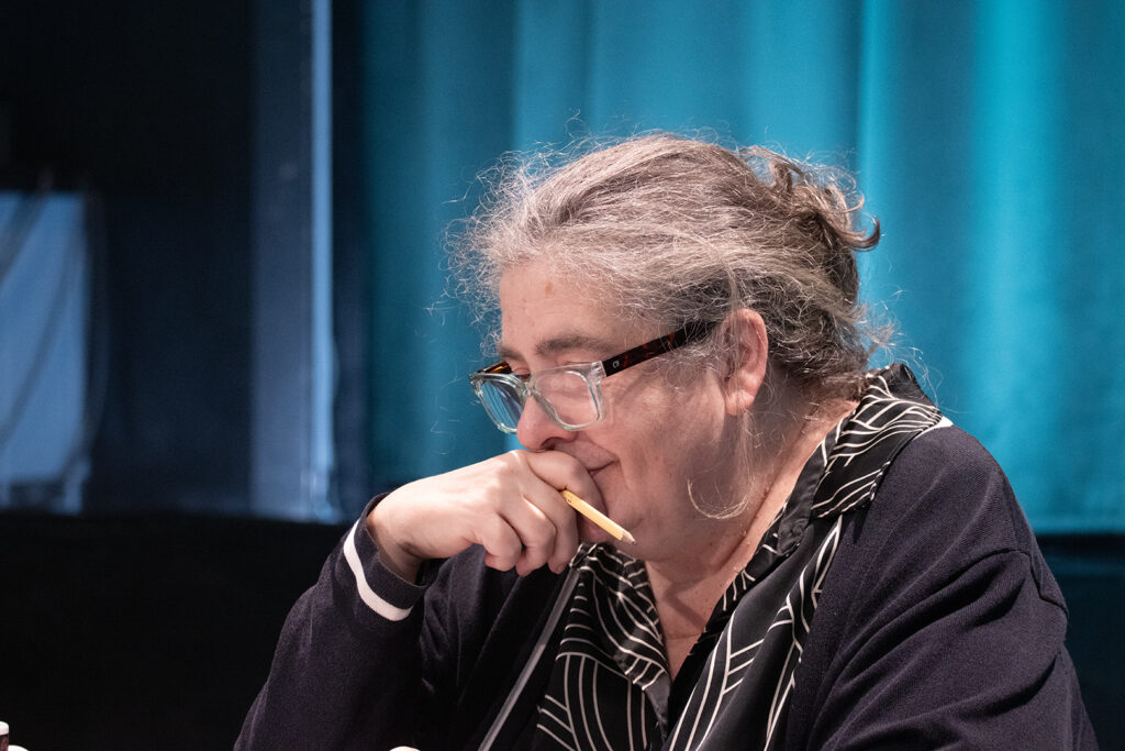 VELEM MINDIG TÖRTÉNIK VALAMI olvasópróba